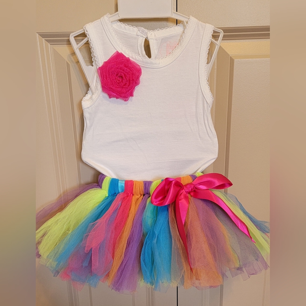NWT Size 6-12 months Two Piece Set